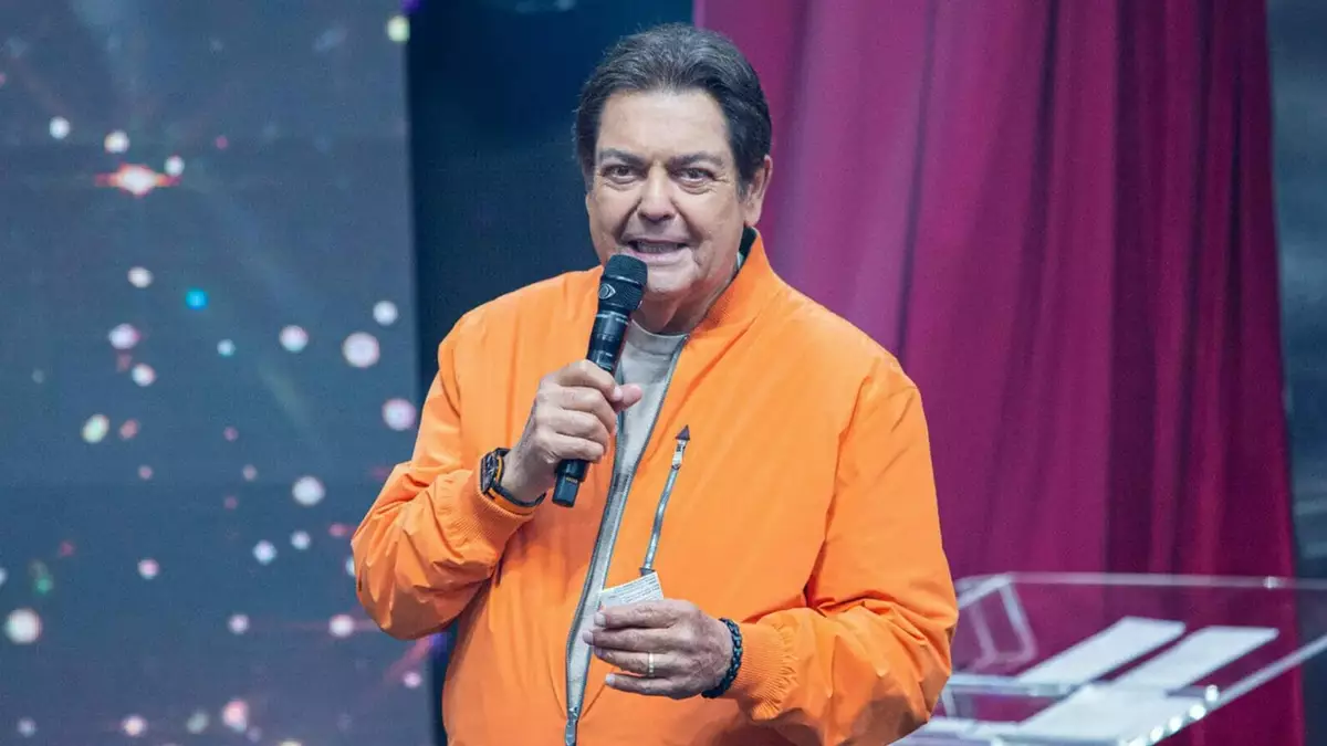 Apresentador do Globo Esporte, Léo Batista, sofre acidente de